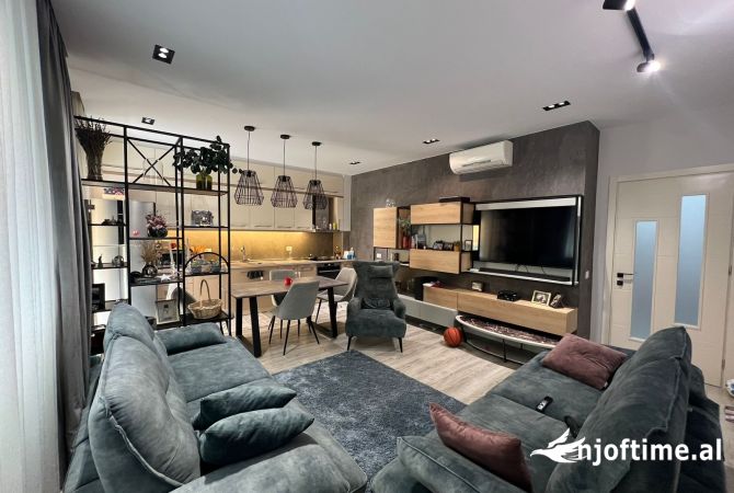Shtepi ne shitje 2+1 ne Tirane - 290,000 Euro
