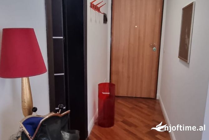 Shtepi me qera Apartament ne Tirane, 1+1, Mobilimi E mobiluar, Pagesa 500  Euro.