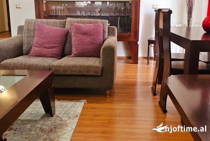 Shtepi me qera 2+1 ne Tirane - 1,500 Euro