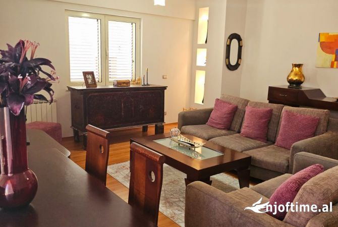 Shtepi me qera 2+1 ne Tirane - 1,500 Euro