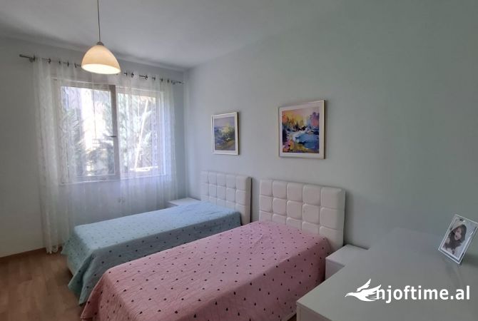 Shtepi me qera Apartament ne Tirane, 2+1, Mobilimi E mobiluar, Pagesa 800  Euro.