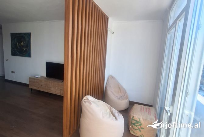 Shtepi ne shitje Apartament ne Tirane, 2+1, Mobilimi E mobiluar, Pagesa 175,000  Euro.