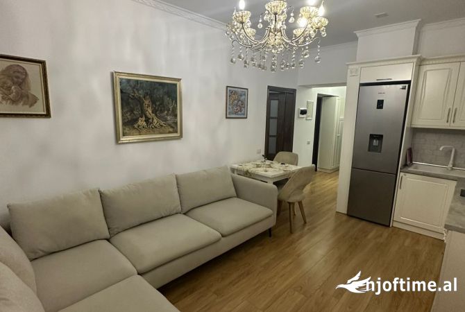 Shtepi me qera 2+1 ne Tirane - 650 Euro