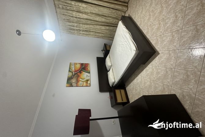 Shtepi me qera Shtepi Private ne Tirane, 3+1, Mobilimi E mobiluar, Pagesa 700  Euro.