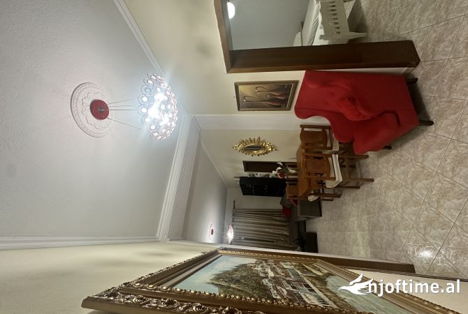 Shtepi me qera Shtepi Private ne Tirane, 3+1, Mobilimi E mobiluar, Pagesa 700  Euro.