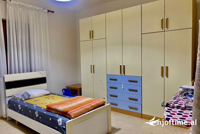 Shtepi me qera Shtepi Private ne Tirane, 2+1, Mobilimi E mobiluar, Pagesa 500  Euro.