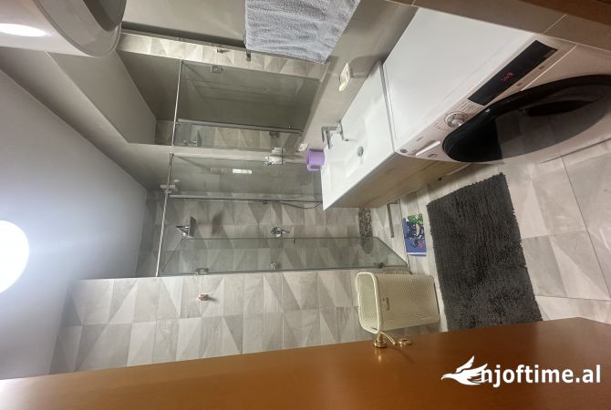 Shtepi ne shitje Apartament ne Tirane, 2+1, Mobilimi E mobiluar, Pagesa 305,000  Euro.