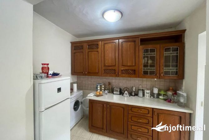 Shtepi me qera 2+1 ne Tirane - 650 Euro