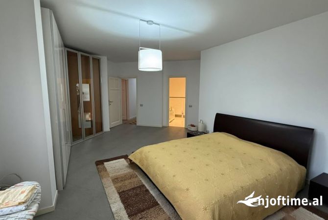 Shtepi me qera Apartament ne Tirane, 3+1, Mobilimi E mobiluar, Pagesa 750  Euro.