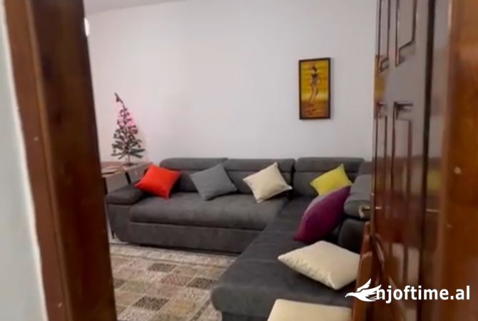 Shtepi me qera 2+1 ne Tirane - 50,000 Leke