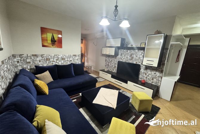 Shtepi me qera 2+1 ne Tirane - 400 Euro