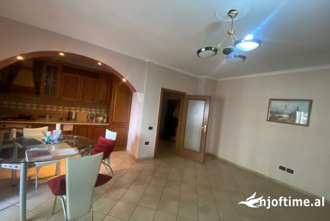 Shtepi ne shitje 2+1 ne Tirane - 250,000 Euro