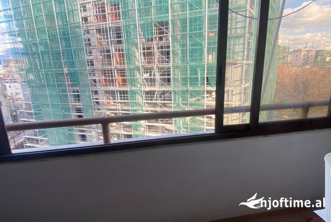 Shtepi ne shitje Apartament ne Tirane, 2+1, Mobilimi Pjeserisht e mobiluar, Pagesa 250,000  Euro.