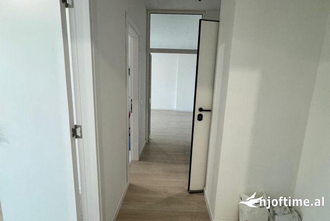 JEPET ME QERA APARTAMENT PER ZYRE 110M2, PRANE MYSLYM SHYRIT