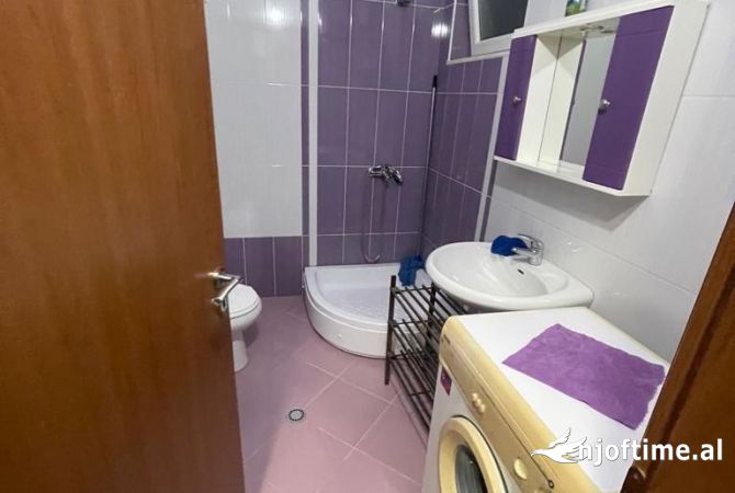Shtepi me qera Apartament ne Tirane, 2+1, Mobilimi E mobiluar, Pagesa 550  Euro.