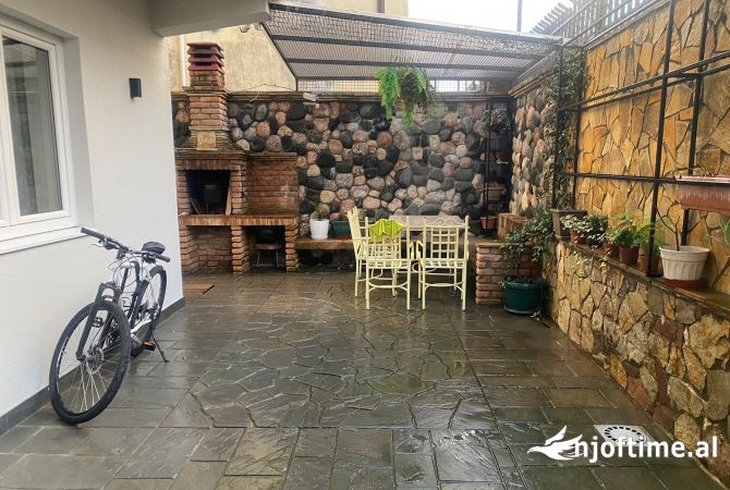 Shtepi me qera Shtepi Private ne Tirane, 2+1, Mobilimi E mobiluar, Pagesa 600  Euro.