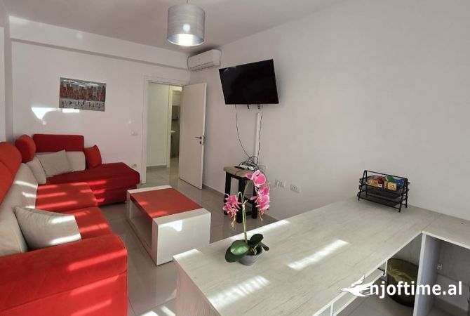 Ambient biznesi me qera 3+1 ne Tirane - 700 Euro