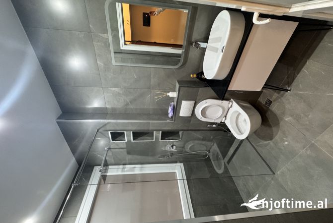 Shtepi me qera Apartament ne Tirane, 3+1, Mobilimi E mobiluar, Pagesa 450  Euro.
