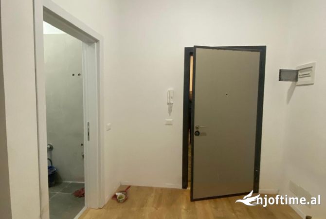 Ambient biznesi me qera 3+1 ne Tirane - 700 Euro