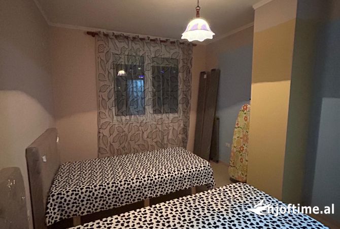 Shtepi ne shitje Apartament ne Tirane, 2+1, Mobilimi E mobiluar, Pagesa 128,500  Euro.