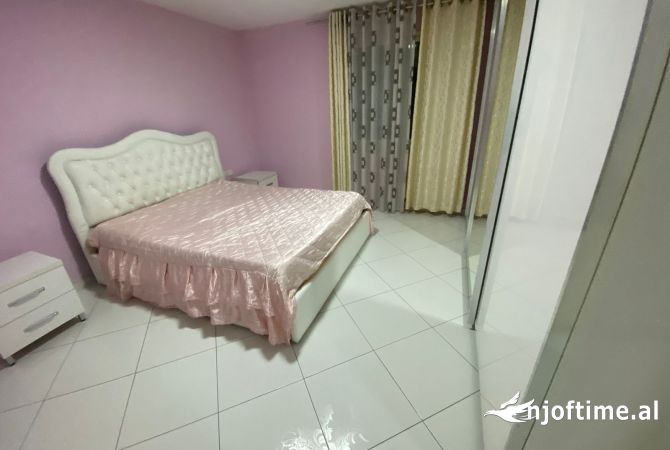 Shtepi me qera Shtepi Private ne Tirane, 2+1, Mobilimi E mobiluar, Pagesa 550  Euro.