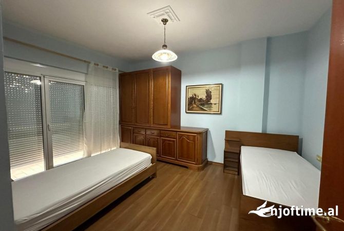 Shtepi me qera Shtepi Private ne Tirane, 2+1, Mobilimi E mobiluar, Pagesa 600  Euro.