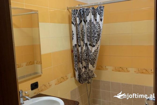 Shtepi me qera 2+1 ne Tirane - 450 Euro