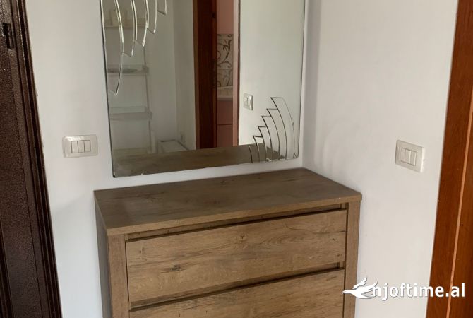 Shtepi me qera Apartament ne Tirane, 1+1, Mobilimi E mobiluar, Pagesa 330  Euro.