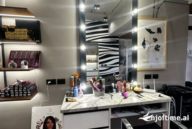 Jepet me qera ambient parukeri, 50 m2, 350 Euro
