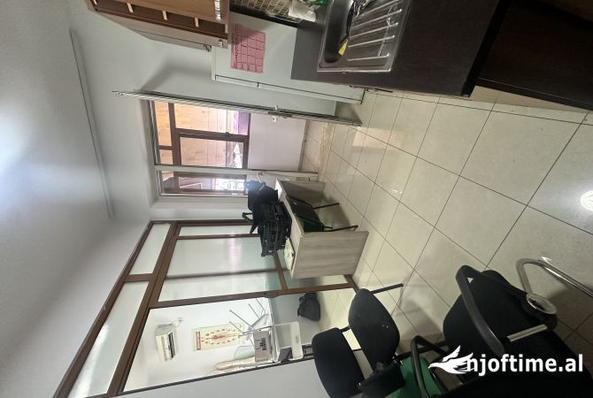 Ambient biznesi me qera 3+1 ne Tirane - 600 Euro