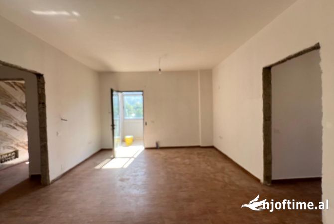 Shtepi ne shitje 3+1 ne Tirane - 131,000 Euro