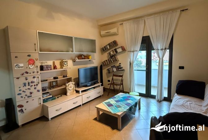 Shtepi me qera 1+1 ne Tirane - 400 Euro