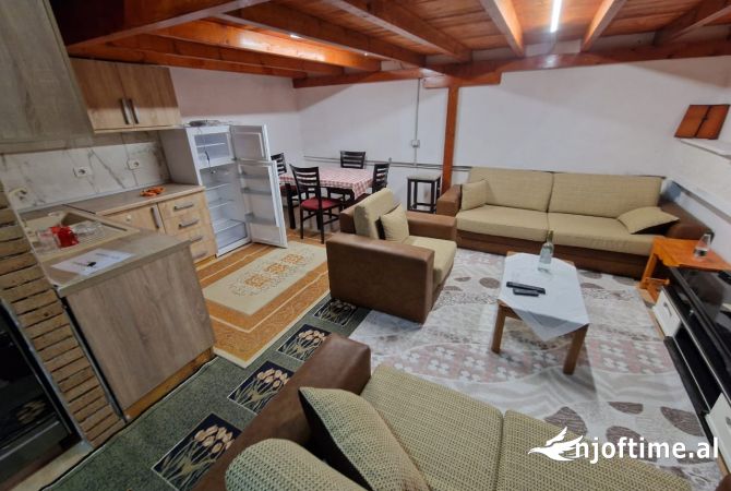 Shtepi me qera 2+1 ne Tirane - 40,000 Leke
