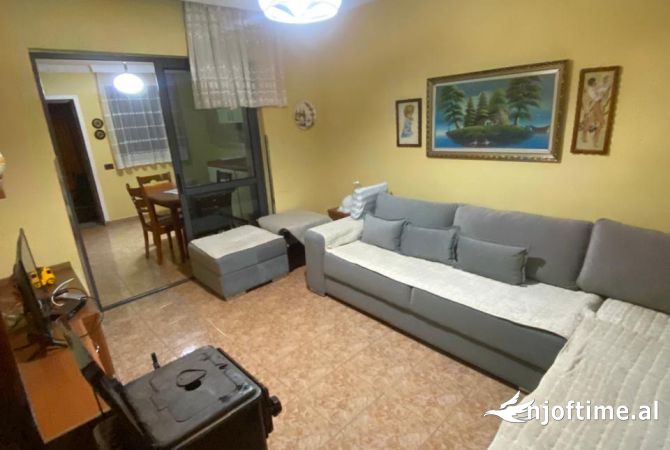 Shtepi me qera 2+1 ne Tirane - 450 Euro