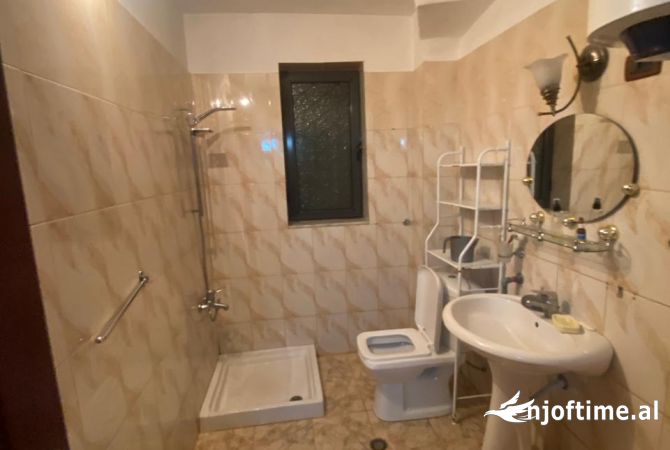 Shtepi me qera Apartament ne Tirane, 2+1, Mobilimi E mobiluar, Pagesa 450  Euro.