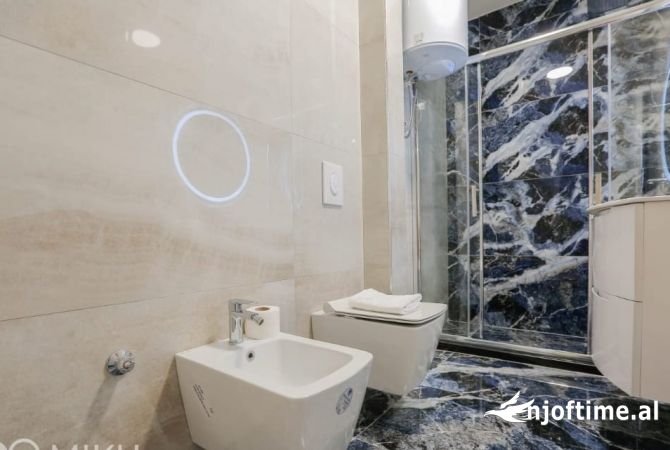Shtepi ne shitje Apartament ne Tirane, 2+1, Mobilimi E mobiluar, Pagesa 220,000  Euro.