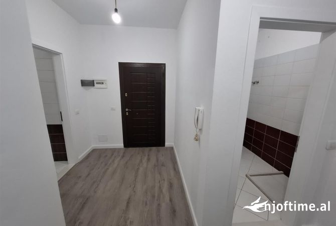 Shtepi ne shitje Apartament ne Tirane, 2+1, Mobilimi Bosh, pa mobiluar, Pagesa 140,000  Euro.