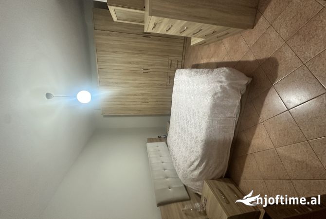 Shtepi me qera Apartament ne Tirane, 2+1, Mobilimi E mobiluar, Pagesa 630  Euro.