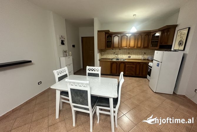 Shtepi me qera 2+1 ne Tirane - 630 Euro