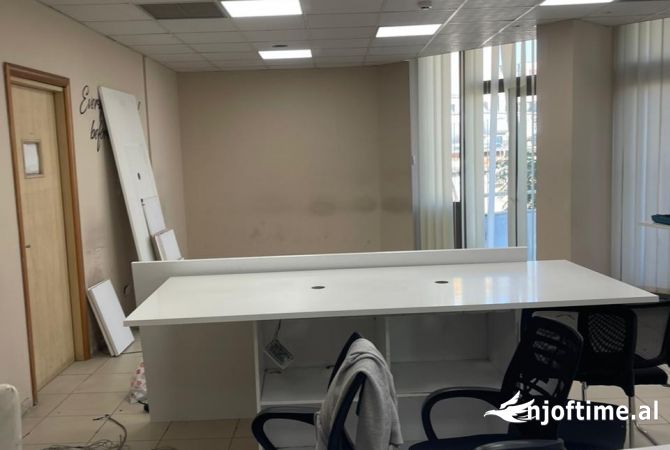 JEPET ME QERA AMBIENT KOMERCIAL, ZYRE PRANE SHESHIT WILLSON