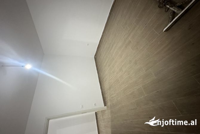 Shtepi ne shitje Apartament ne Tirane, 1+1, Mobilimi Bosh, pa mobiluar, Pagesa 129,000  Euro.