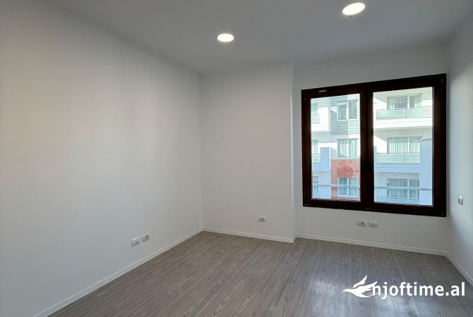 ‼️Jepet me qera zyra 180 m2, 4+1+2 Prane Hilton Garden Inn‼️