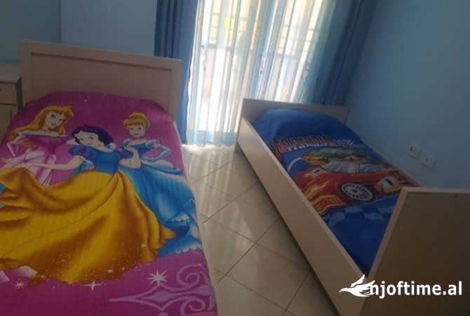 Shtepi me qera Apartament ne Tirane, 2+1, Mobilimi E mobiluar, Pagesa 400  Euro.