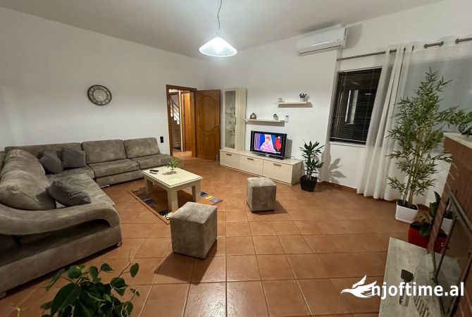 Shtepi me qera 2+1 ne Tirane - 50,000 Leke