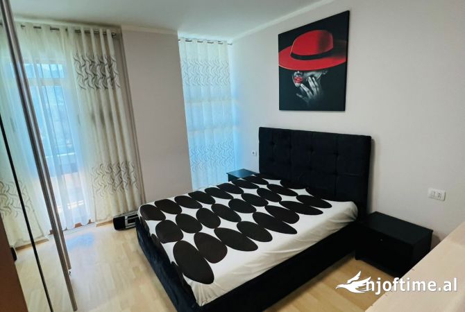 Shtepi me qera Apartament ne Tirane, 2+1, Mobilimi E mobiluar, Pagesa 600  Euro.