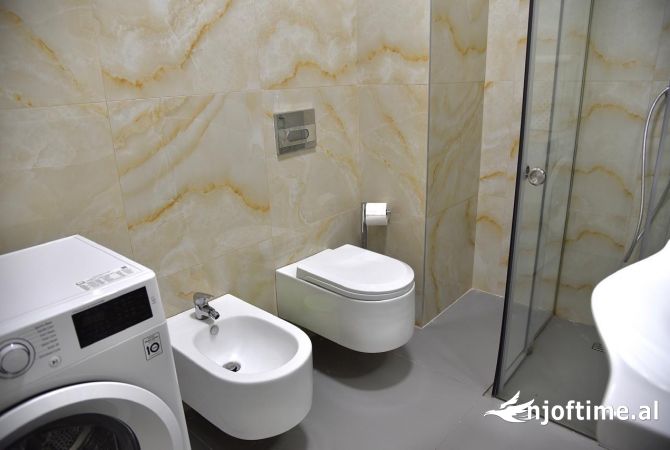 Shtepi ne shitje Apartament ne Durres, 2+1, Mobilimi E mobiluar, Pagesa 280,000  Euro.