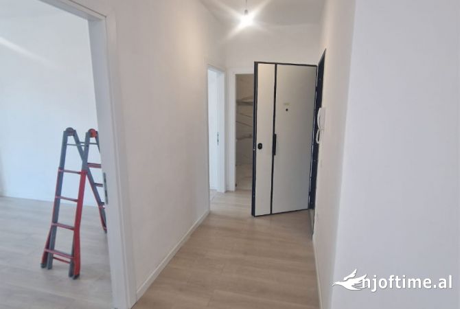 Ambient biznesi me qera 3+1 ne Tirane - 650 Euro