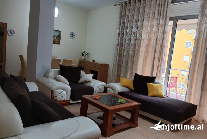 Shtepi me qera 3+1 ne Tirane - 1,200 Euro