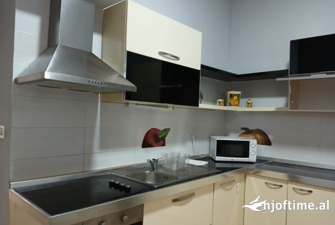 Shtepi me qera 3+1 ne Tirane - 1,200 Euro