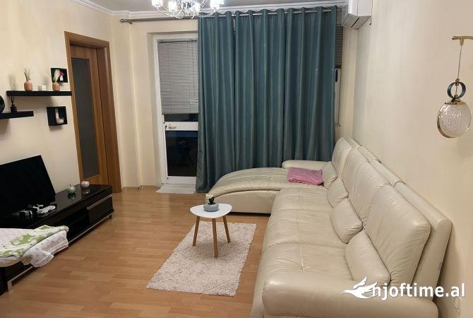Shtepi me qera 2+1 ne Tirane - 650 Euro